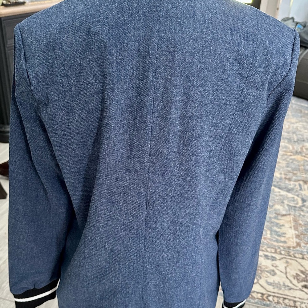 Dolce Cabo Navy Tailored Blazer with Contrast Trim - Picture 5 of 12